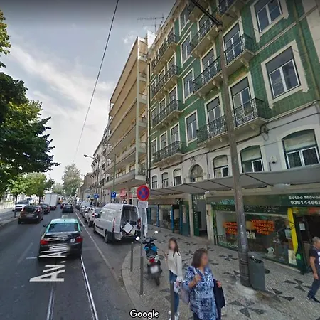 Flat For 10 Minutes From Intendente Lisbon