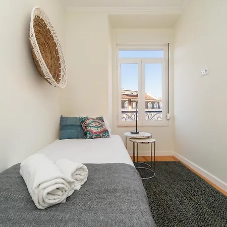 Flat For 10 Minutes From Intendente * Lisboa